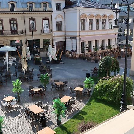 Central 2 Apartment Craiova Bagian luar foto